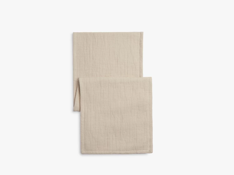 "Parachute Cloud Cotton Table Runner – Soft & Lightweight Dining Decor"