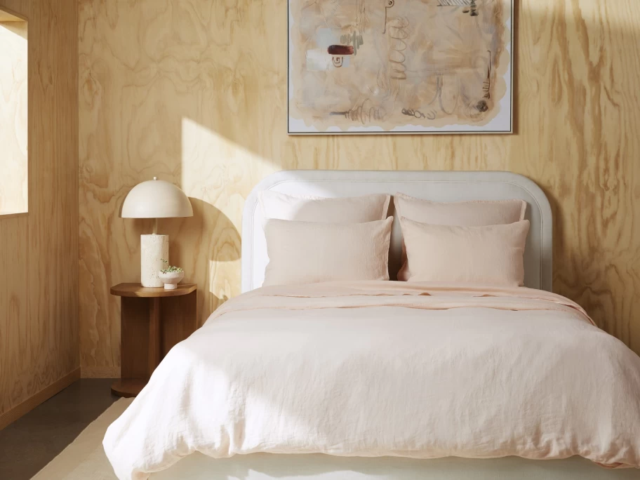 Parachute Linen Fitted Sheet - Organic, Breathable & Wrinkle-Resistant for Comfortable Sleep